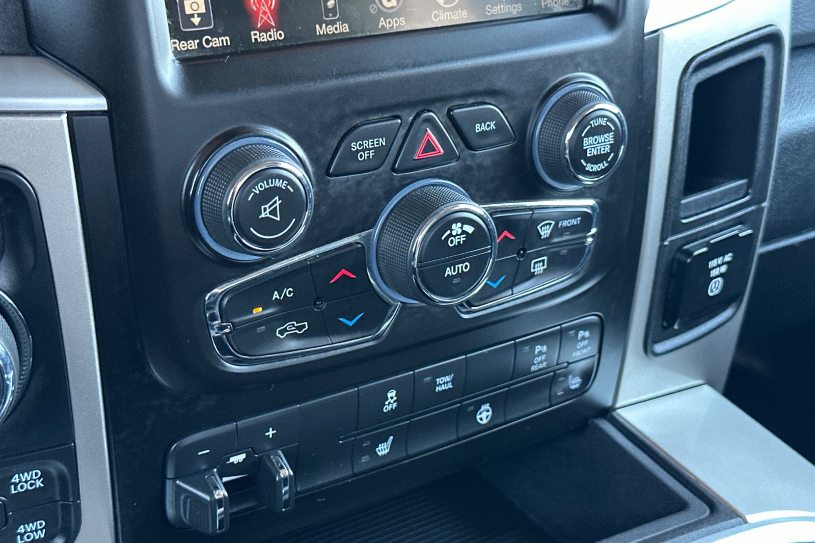 Used 2017 RAM 1500 Big Horn AWD/4WD image 19