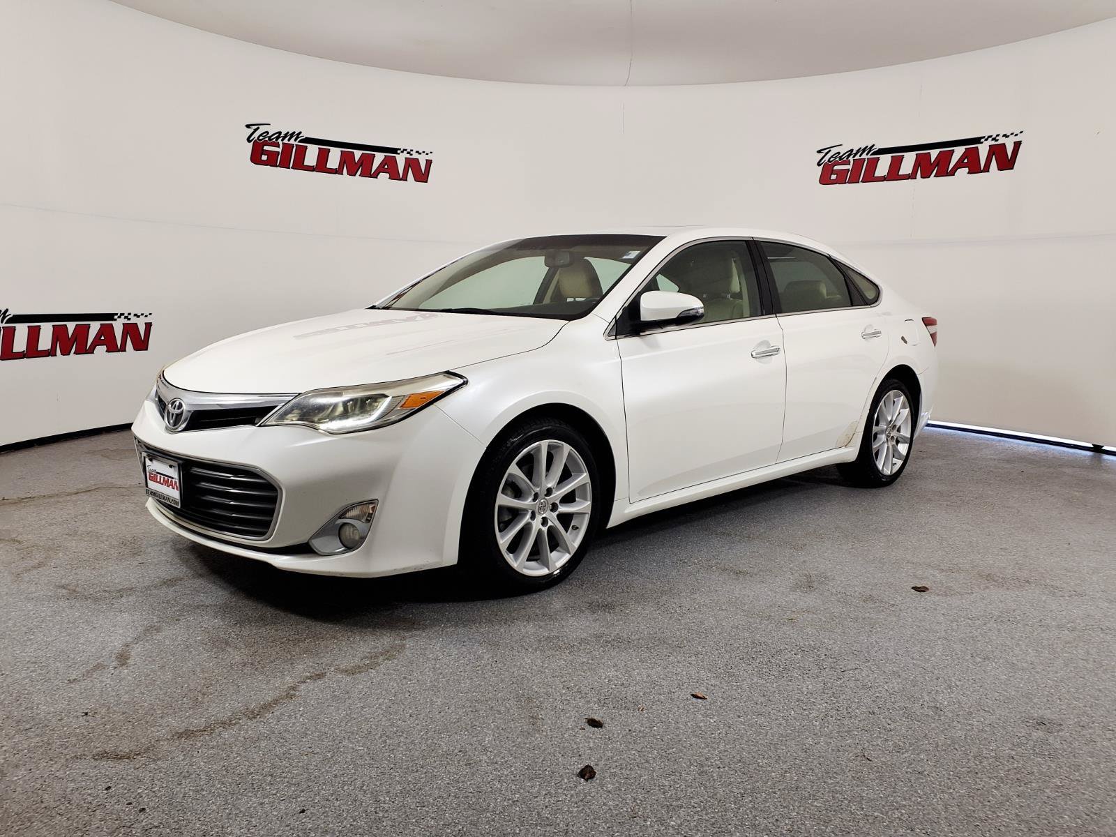 Used 2013 Toyota Avalon Limited FWD image 3