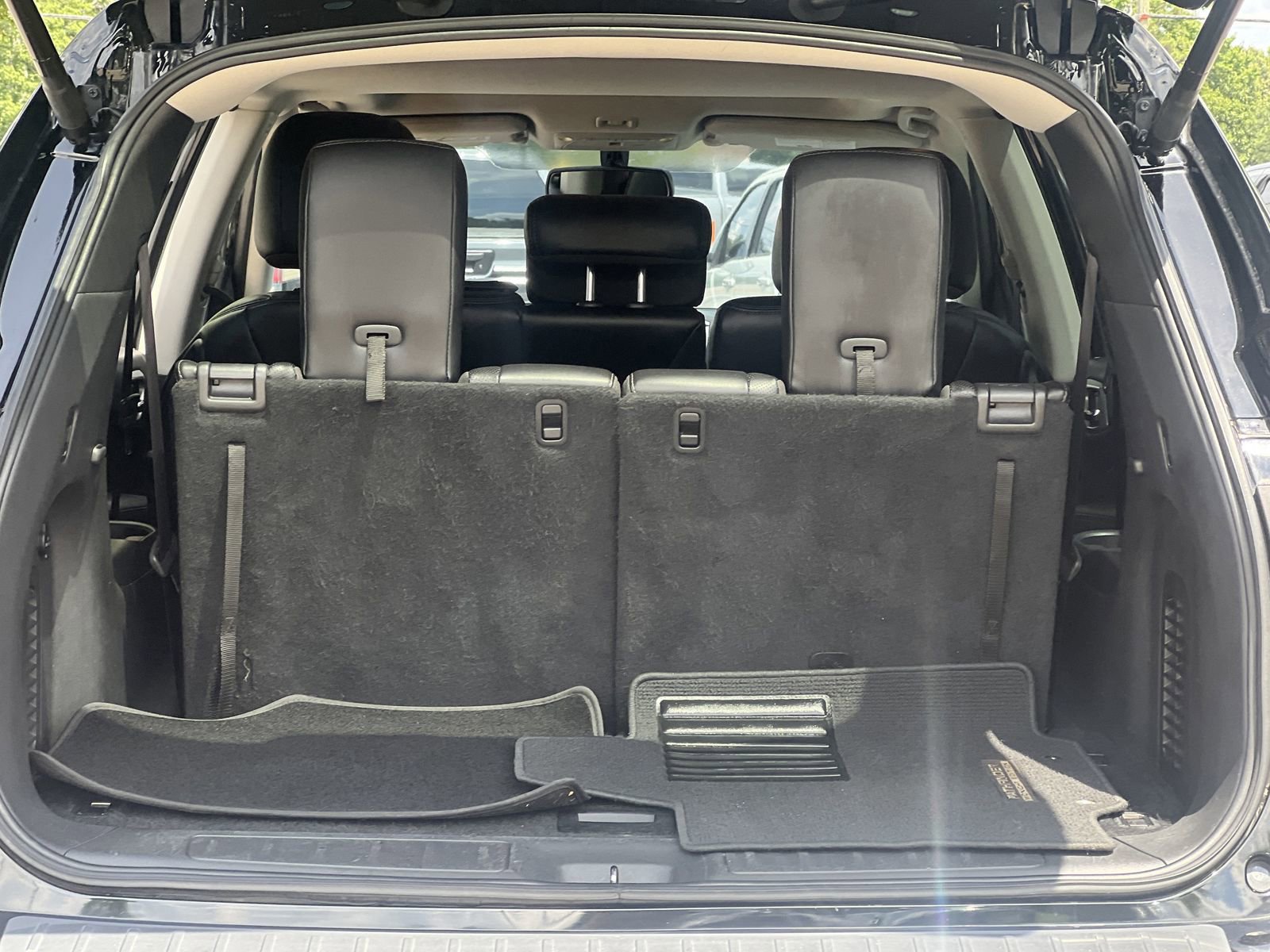 Used 2017 Nissan Pathfinder Platinum w/ Midnight Edition Package FWD image 24