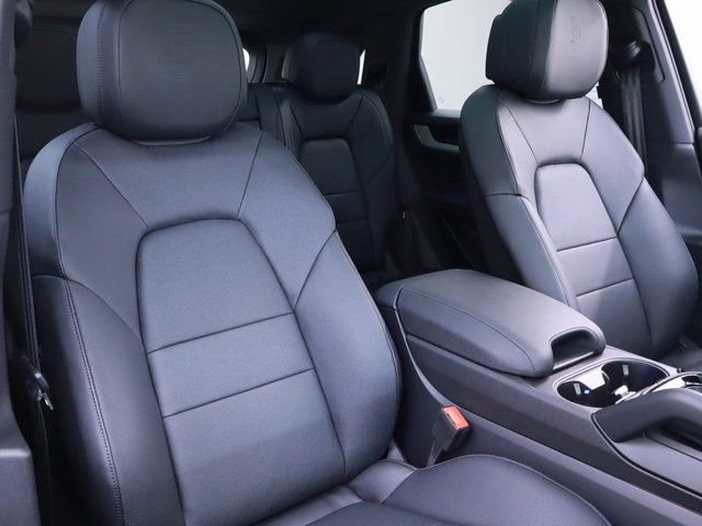 Used 2024 Porsche Cayenne S AWD/4WD image 32