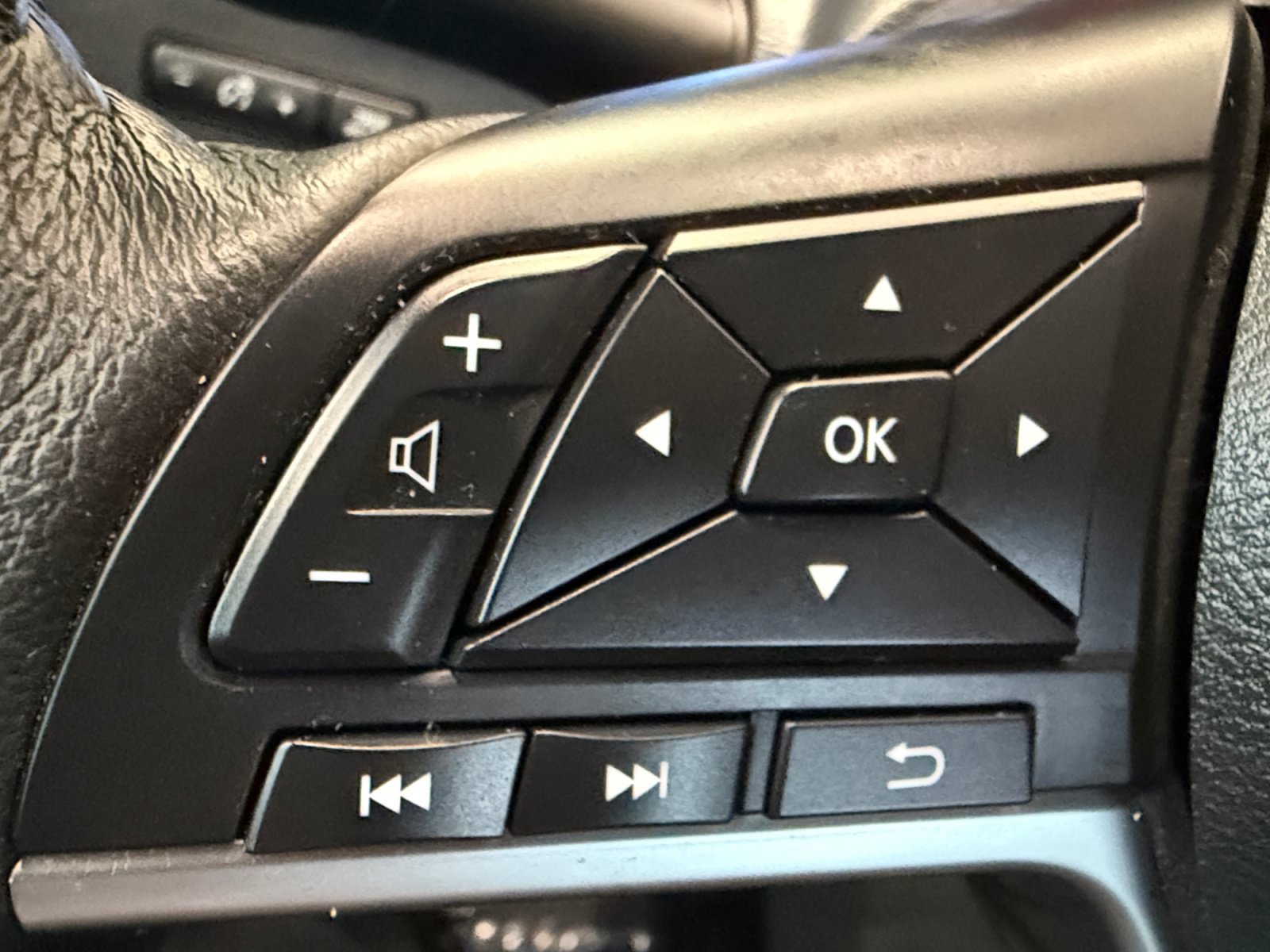 Used 2022 Nissan Leaf SL Plus FWD image 18
