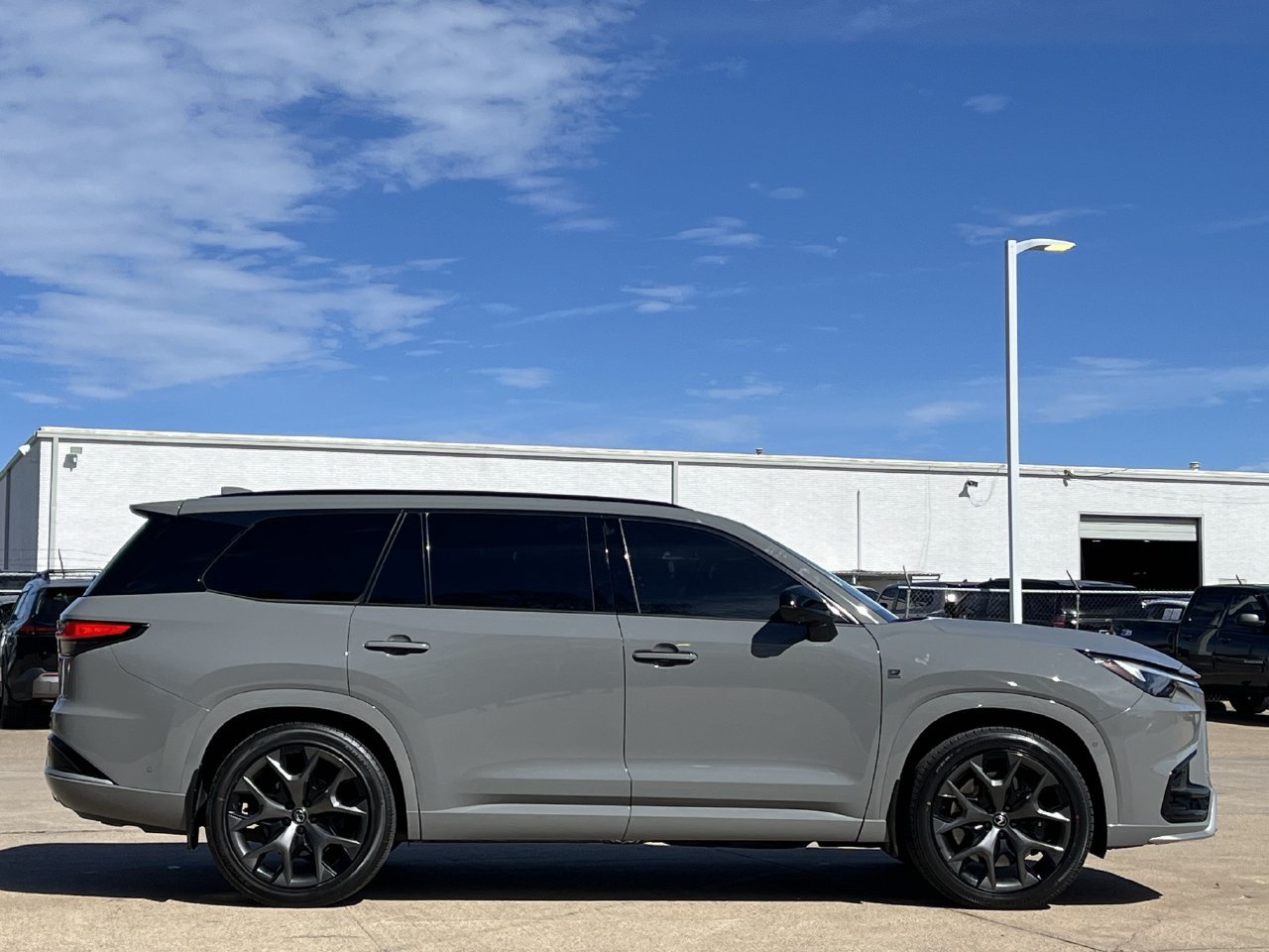 Used 2025 Lexus TX 500h AWD w/ Technology Package image 3