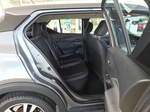 Used 2019 Nissan Kicks SV FWD image 44