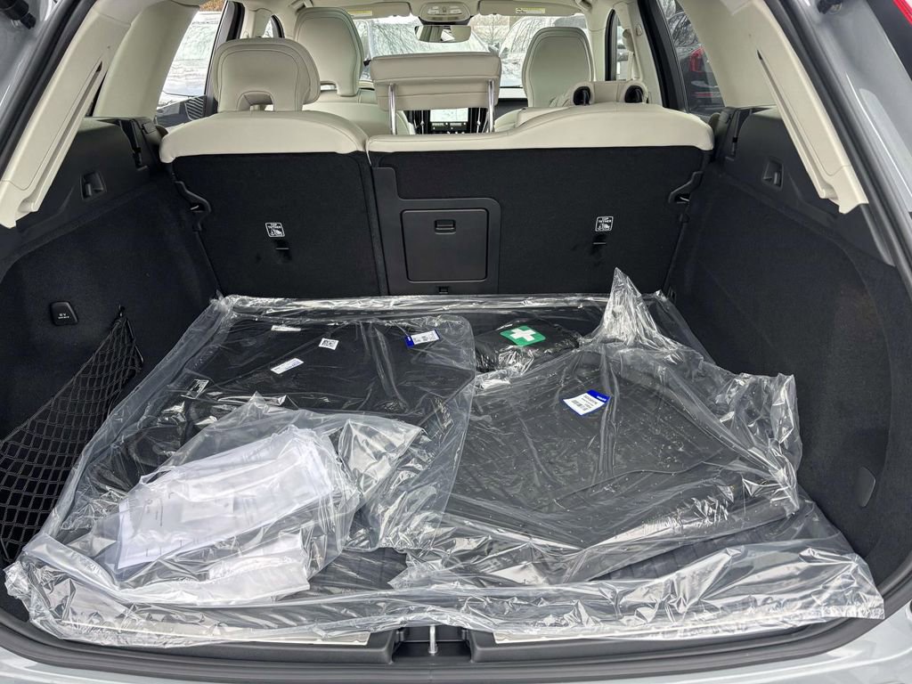 New 2026 Volvo XC60 B5 Ultra w/ Protection Package Premier image 9