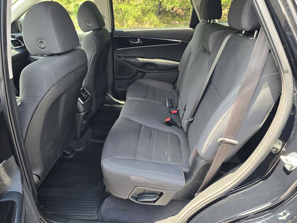 Used 2019 Kia Sorento L FWD image 12