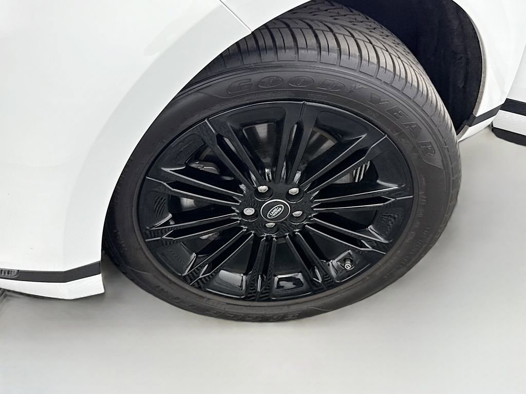 Certified 2025 Land Rover Range Rover Evoque S image 29