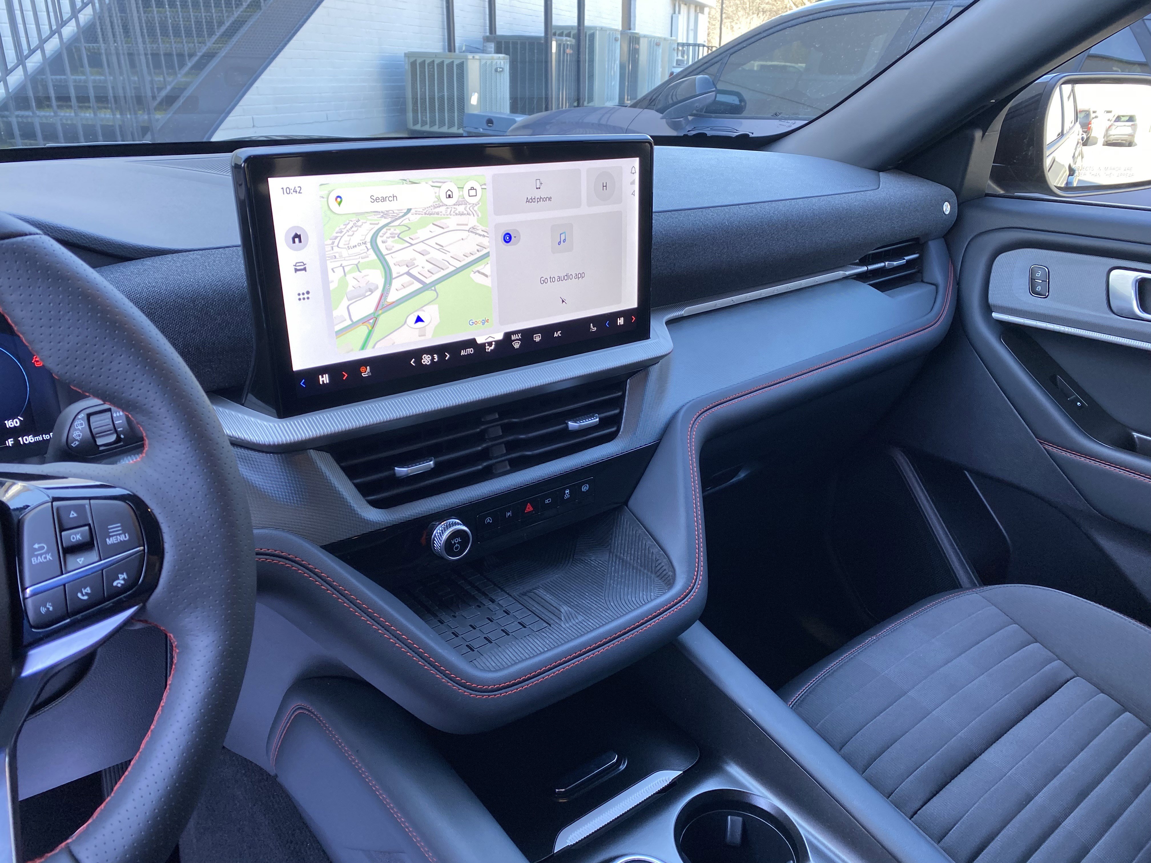 Used 2025 Ford Explorer ST-Line w/ Premium Package image 23