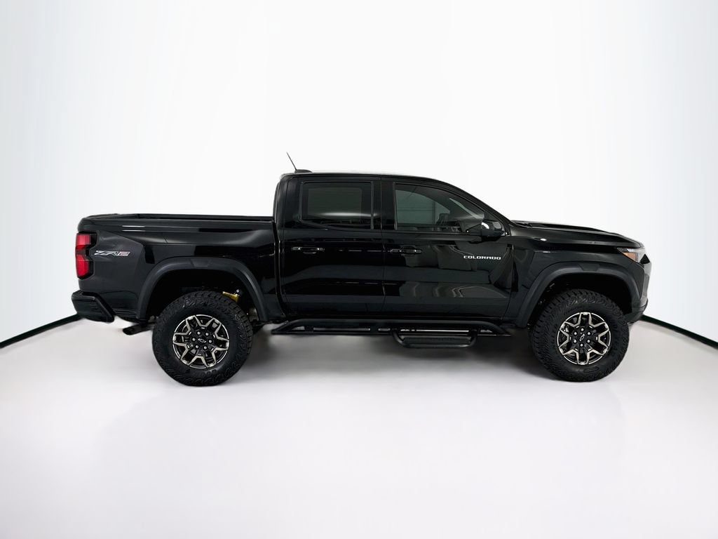 Used 2024 Chevrolet Colorado ZR2 w/ ZR2 Convenience Package III AWD/4WD image 4