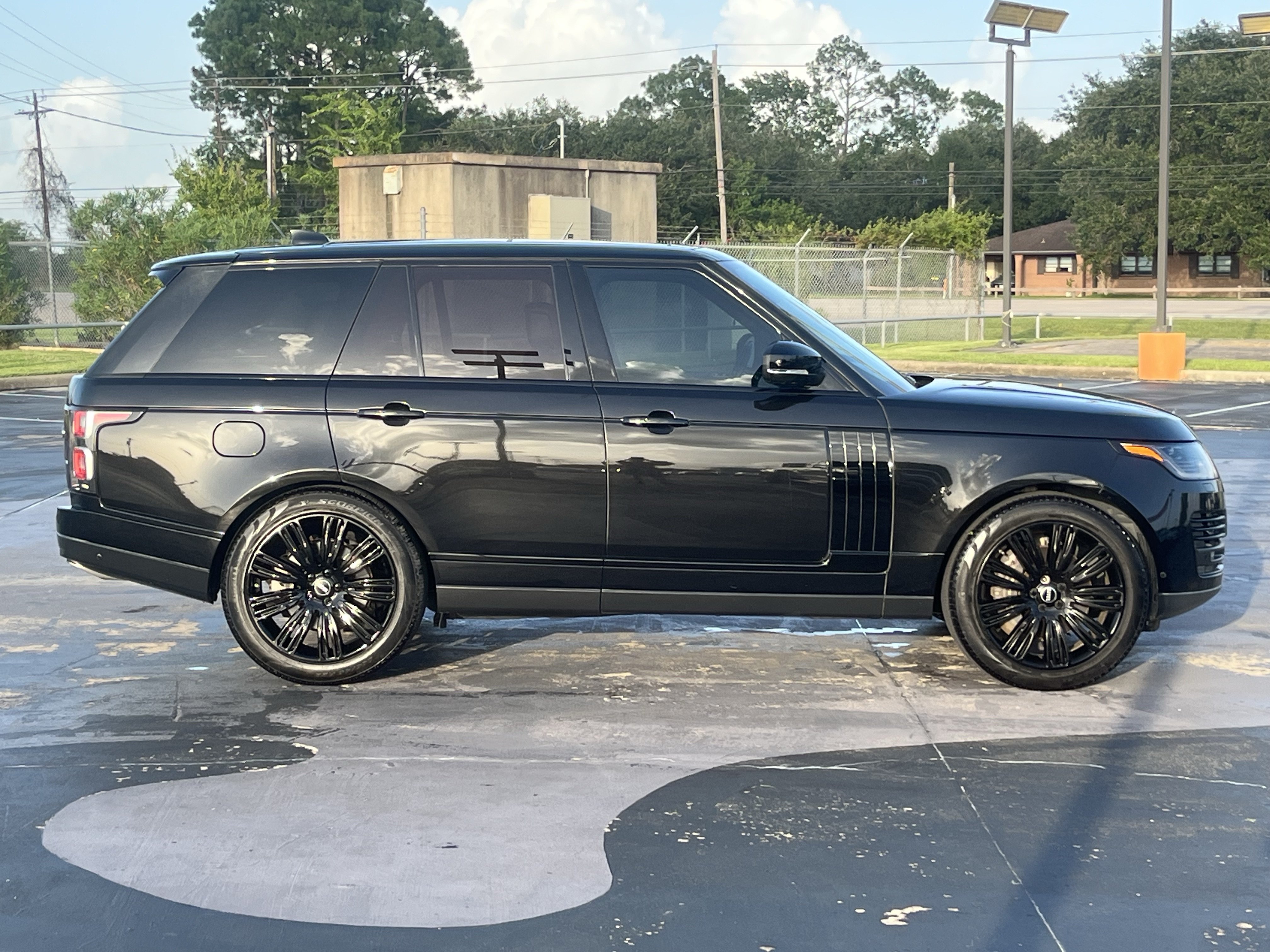 Used 2018 Land Rover Range Rover Supercharged AWD/4WD image 13