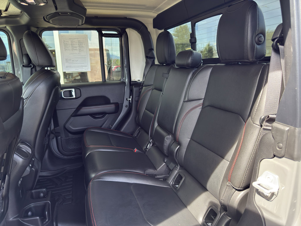 Used 2022 Jeep Gladiator Rubicon w/ Cold Weather Group image 18