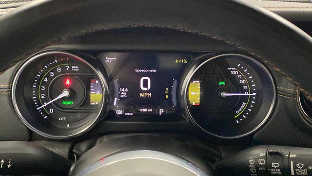 Used 2022 Jeep Wrangler Unlimited Sahara AWD/4WD image 16