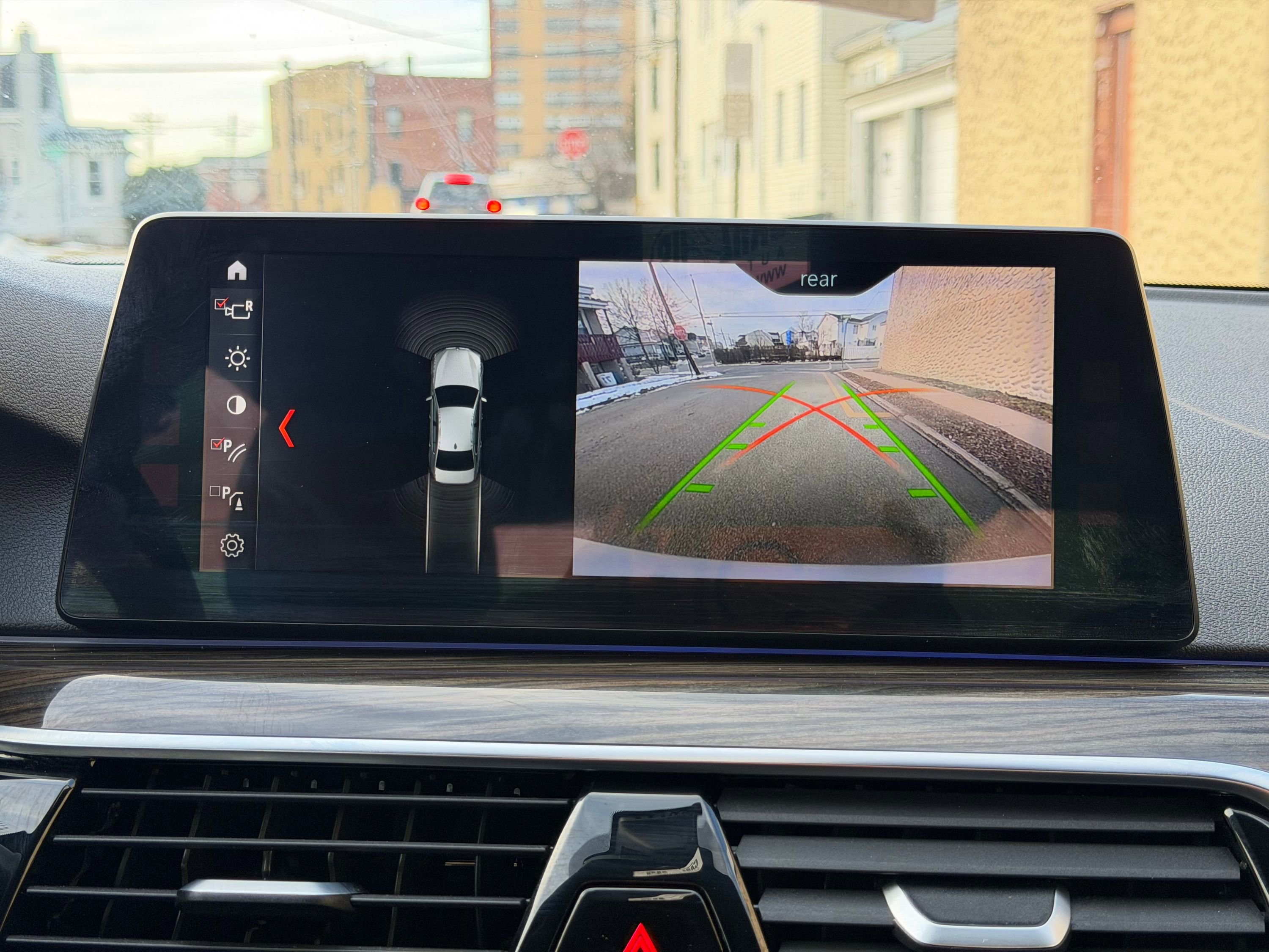 Used 2018 BMW 530i xDrive image 38