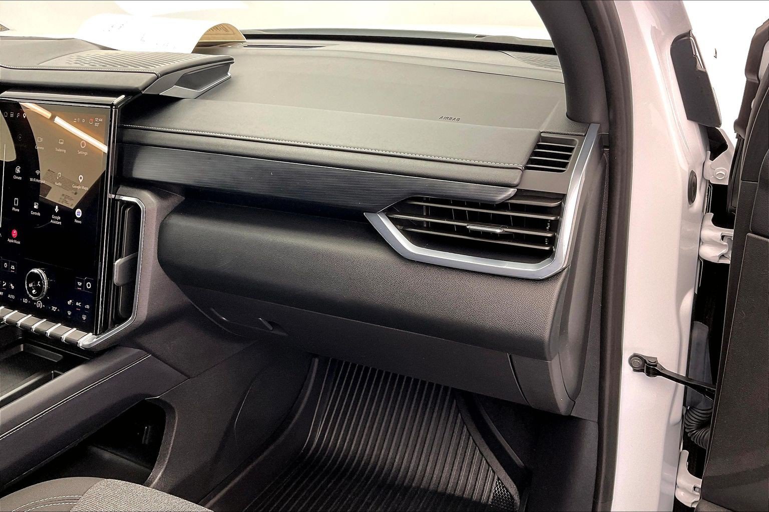 Used 2026 GMC Acadia Elevation w/ LPO, Floor Liner Package AWD/4WD image 15