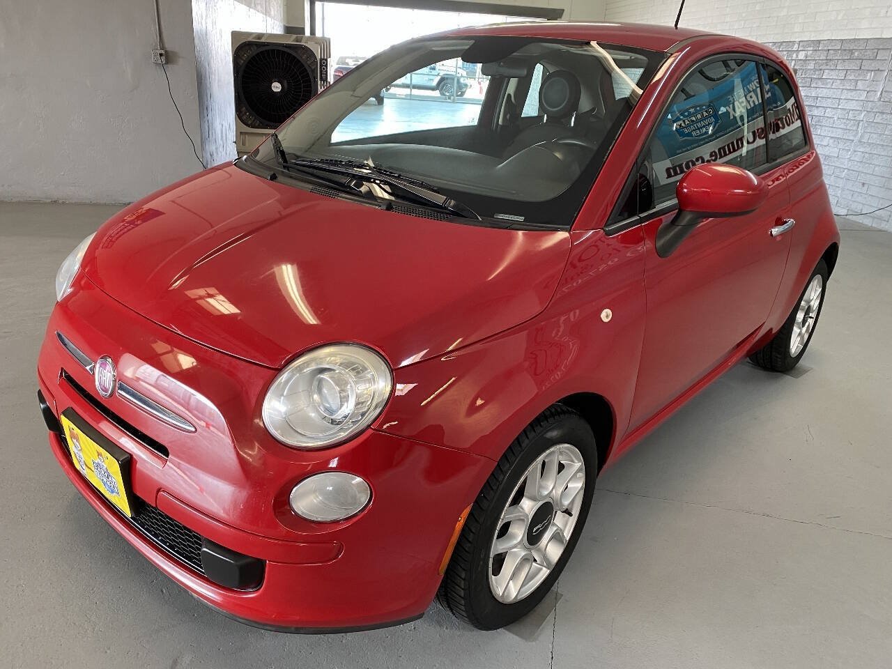 Used 2015 FIAT 500 Pop FWD image 3