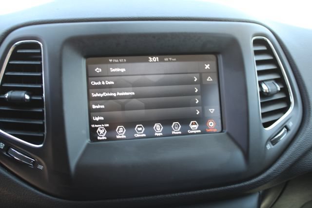 Used 2019 Jeep Compass Latitude w/ Popular Equipment Group FWD image 29