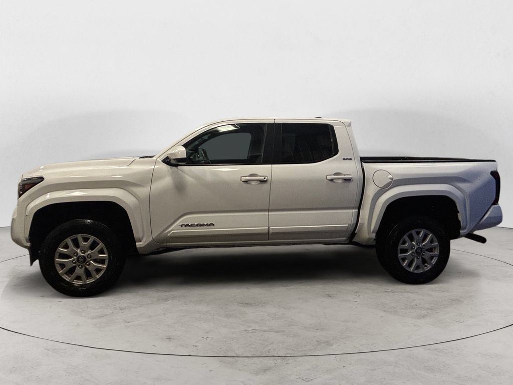 Used 2024 Toyota Tacoma SR5 AWD/4WD image 2