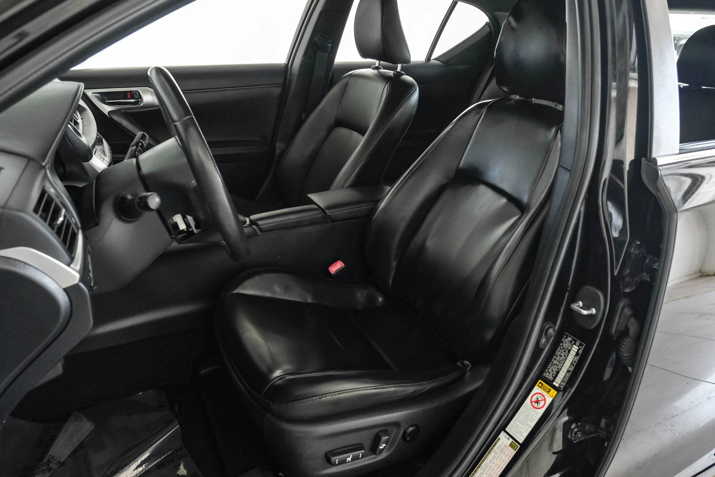 Used 2013 Lexus CT 200h w/ F Sport Pkg w/Nuluxe Trim FWD image 24