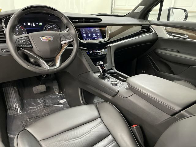 Certified 2025 Cadillac XT6 Premium Luxury w/ Platinum Package image 21