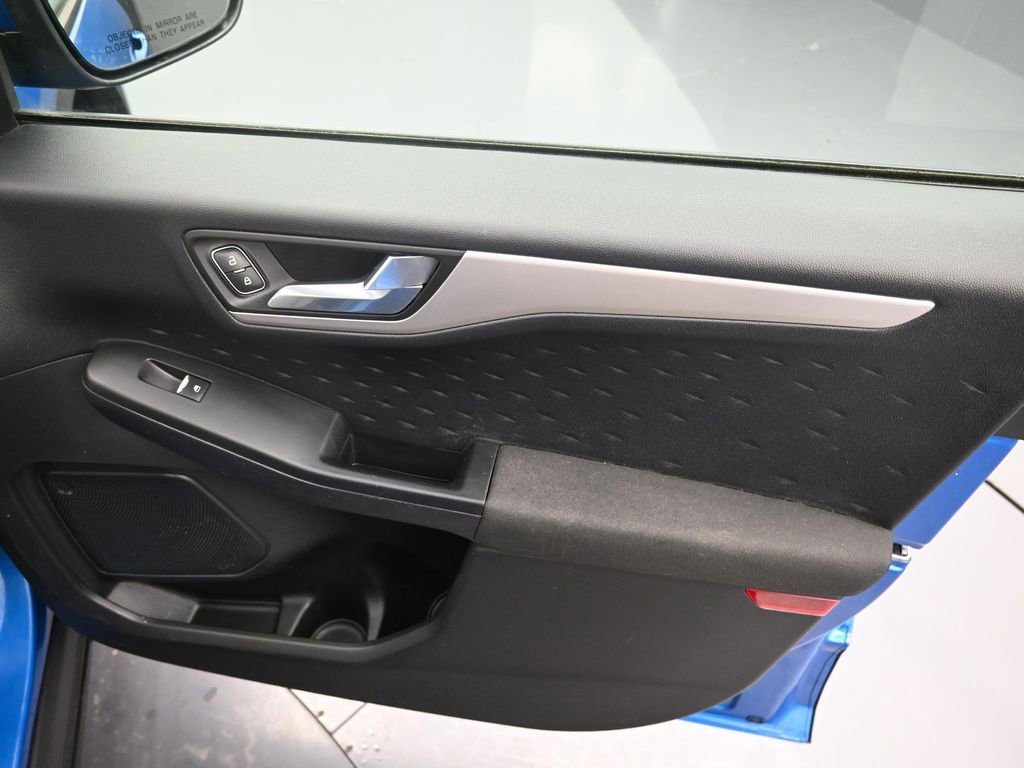 Used 2020 Ford Escape SE image 31