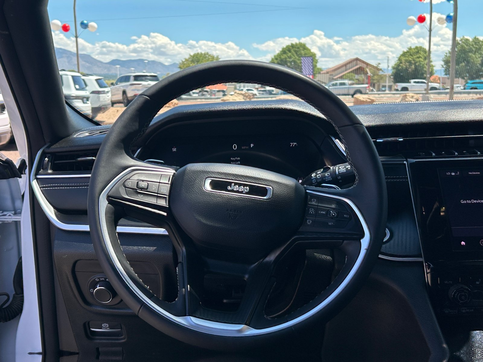 Used 2025 Jeep Grand Cherokee Altitude AWD/4WD image 9