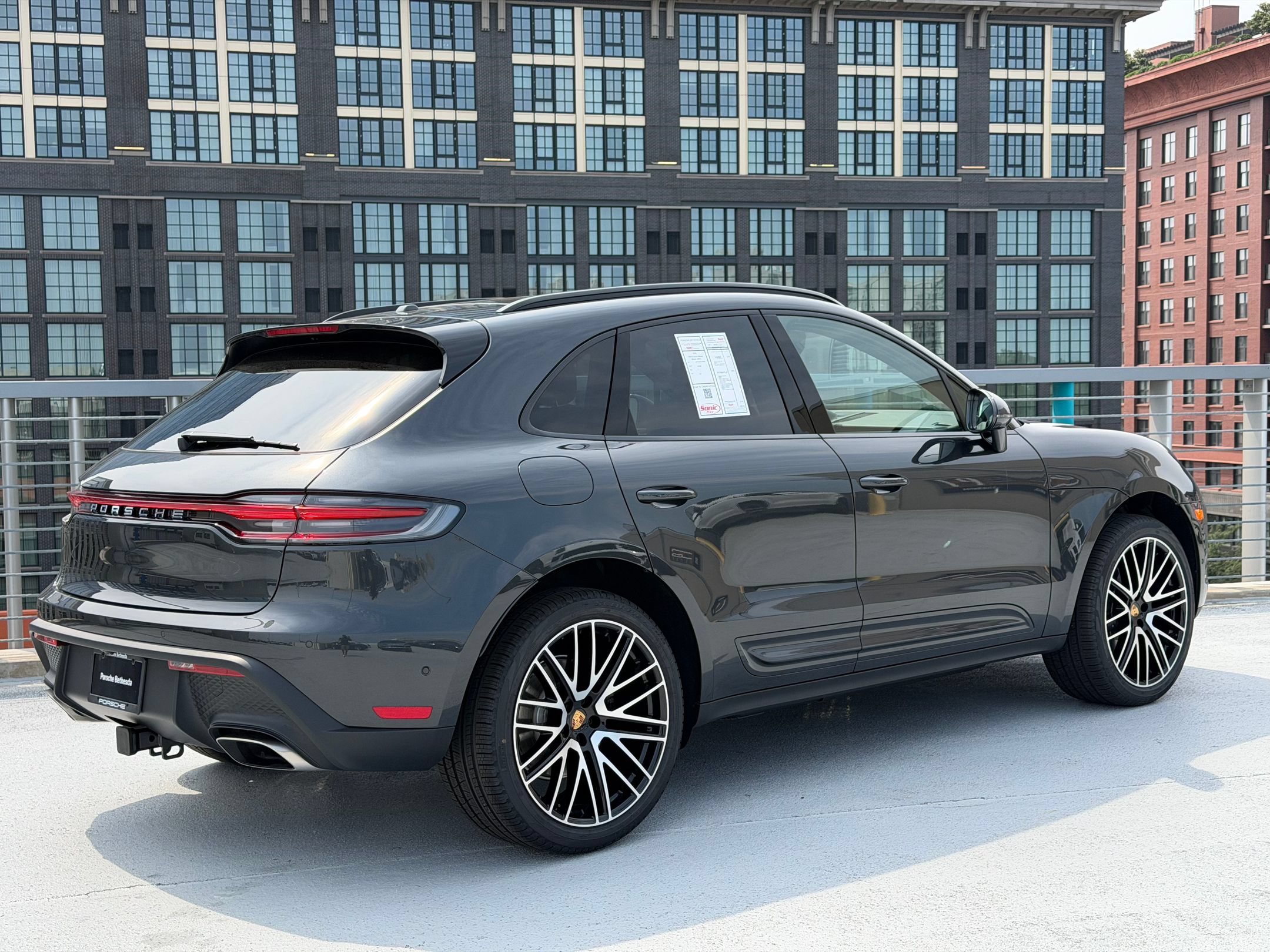 Used 2026 Porsche Macan AWD/4WD image 9