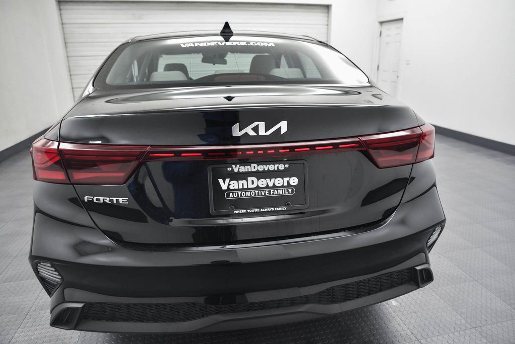 Used 2023 Kia Forte LXS image 8