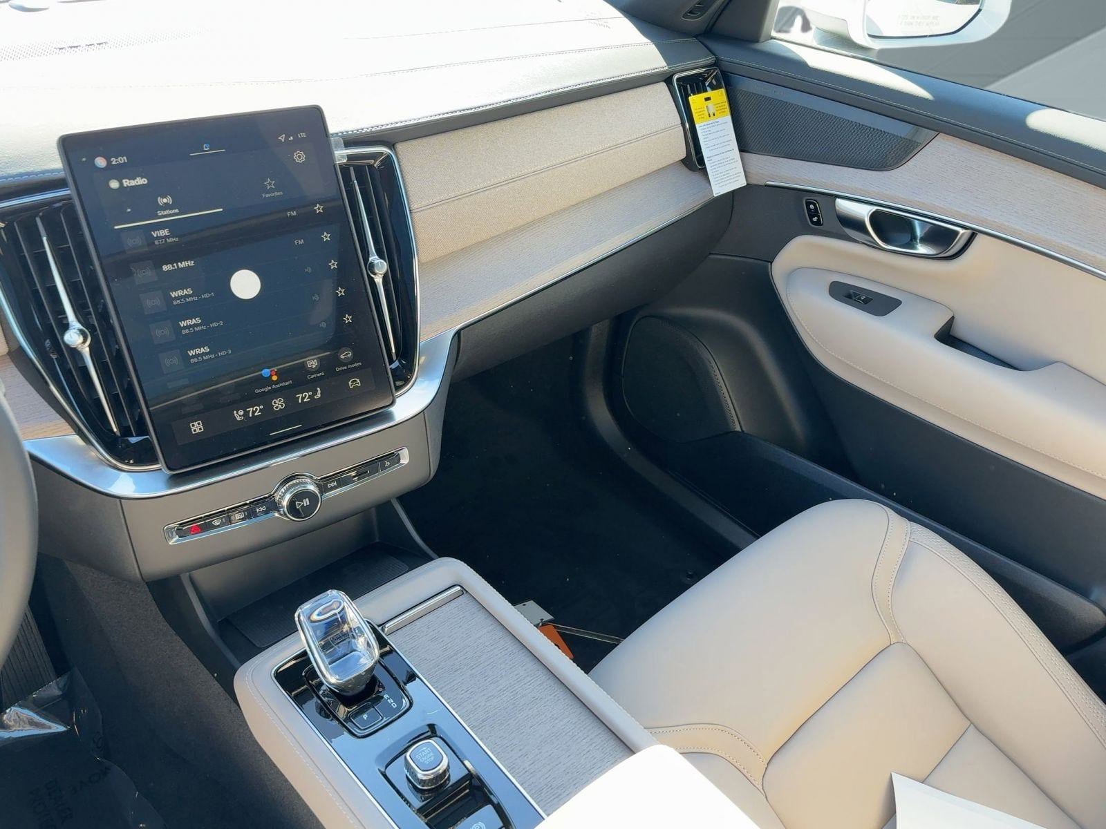 New 2026 Volvo XC90 T8 Plus w/ Protection Package image 26