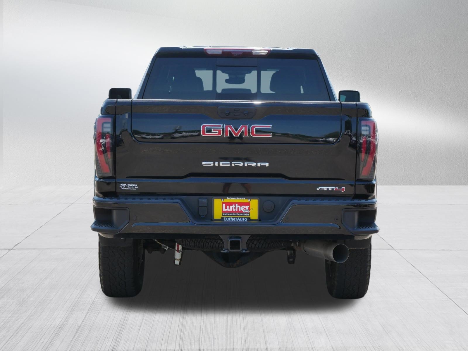 Used 2024 GMC Sierra 2500 AT4 w/ Technology Package AWD/4WD image 6
