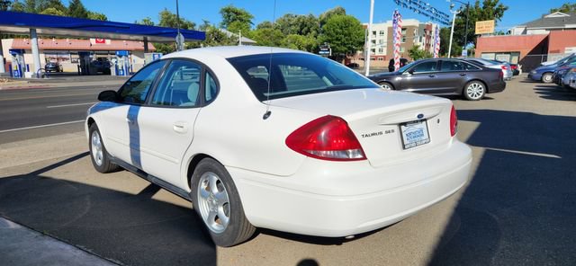 Used 2004 Ford Taurus SES FWD image 4