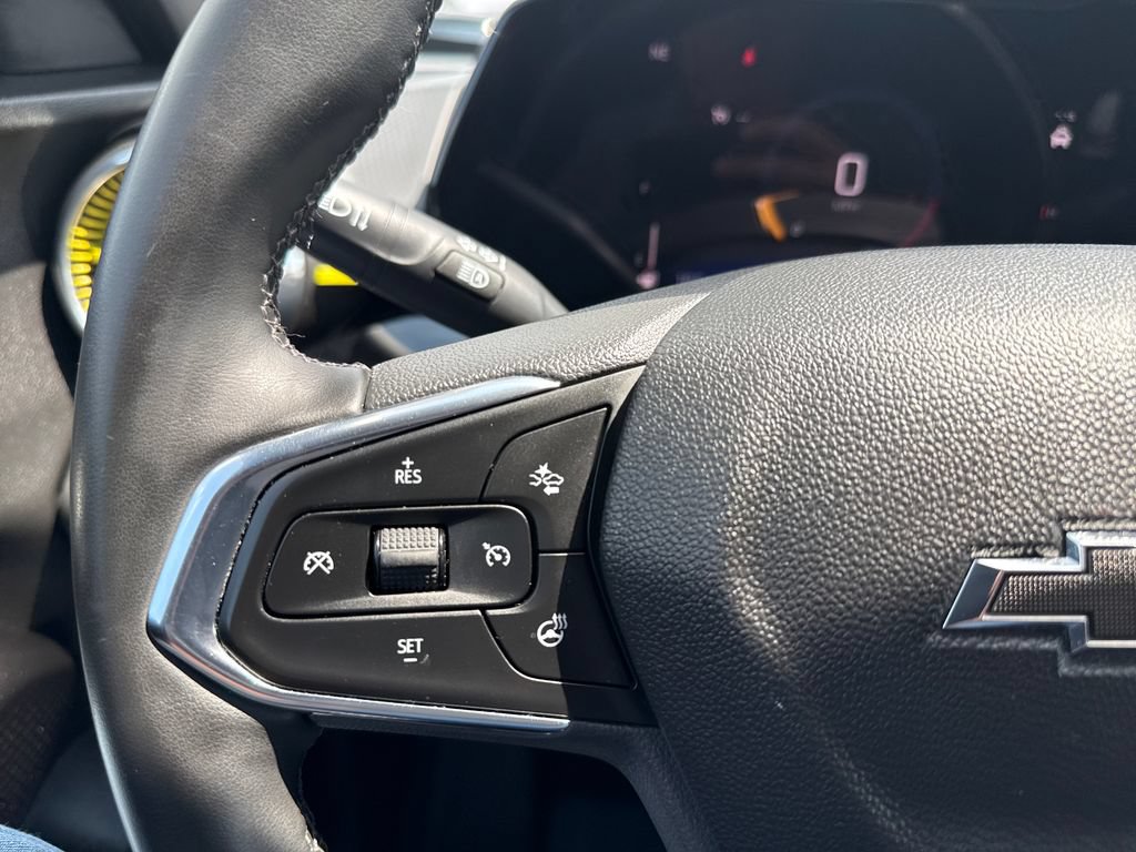 Used 2024 Chevrolet Trax ACTIV w/ Sunroof Package FWD image 25