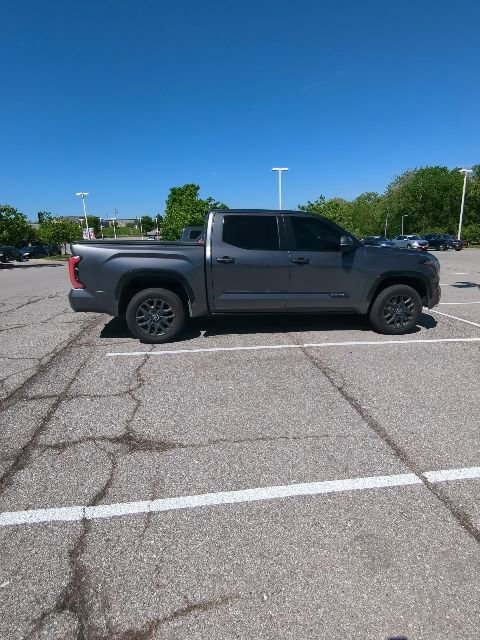 Used 2024 Toyota Tundra Platinum AWD/4WD image 12