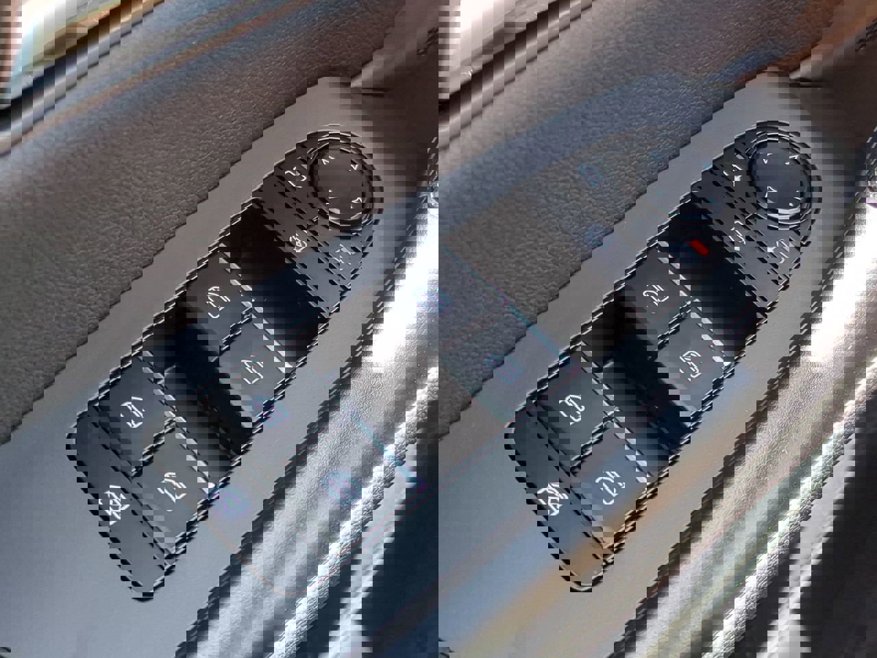 New 2025 MAZDA CX-50 2.5 Hybrid w/ Weather Package image 18