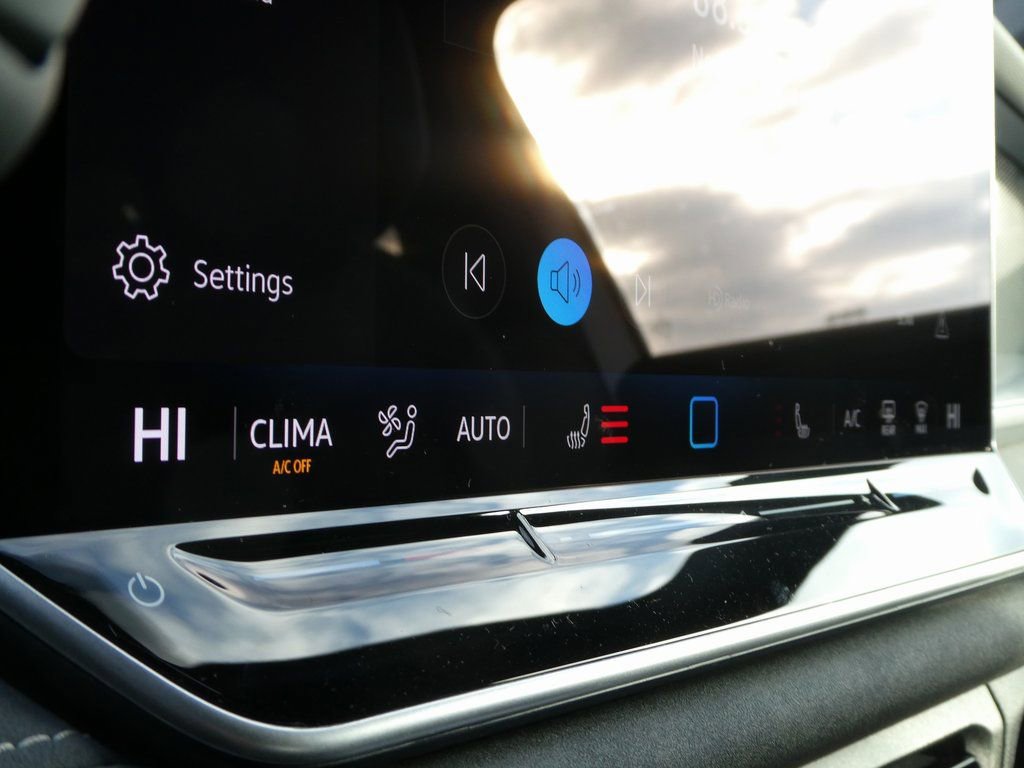 New 2026 Volkswagen Tiguan SE R-Line AWD/4WD image 10