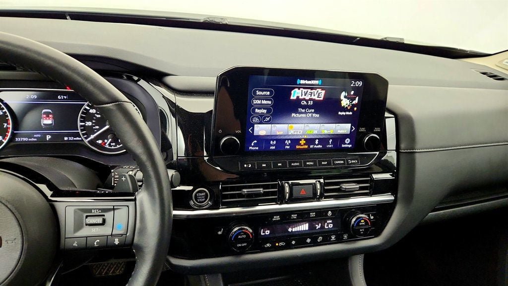 Used 2023 Nissan Pathfinder SL w/ SL Premium Package AWD/4WD image 17