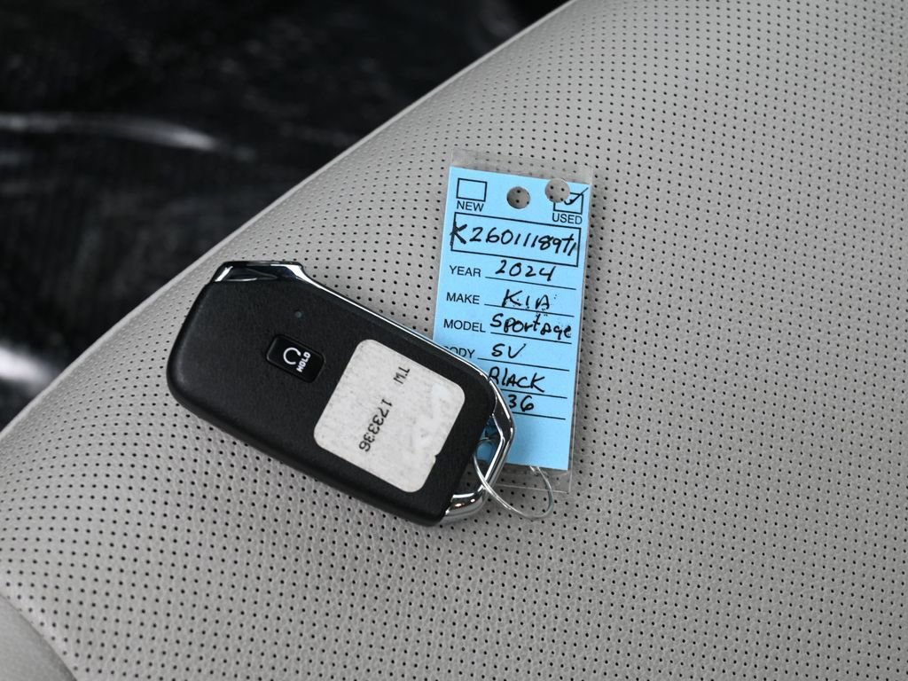 Used 2024 Kia Sportage EX image 18