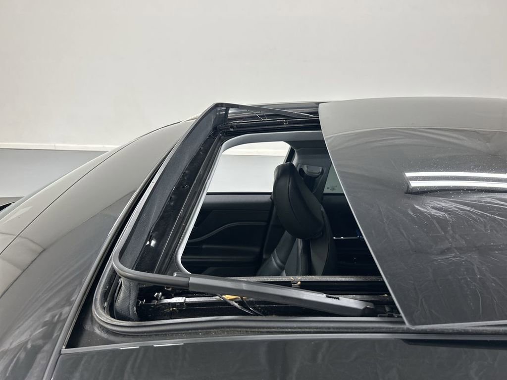 Used 2022 Lincoln Corsair Standard w/ Premium Package image 22