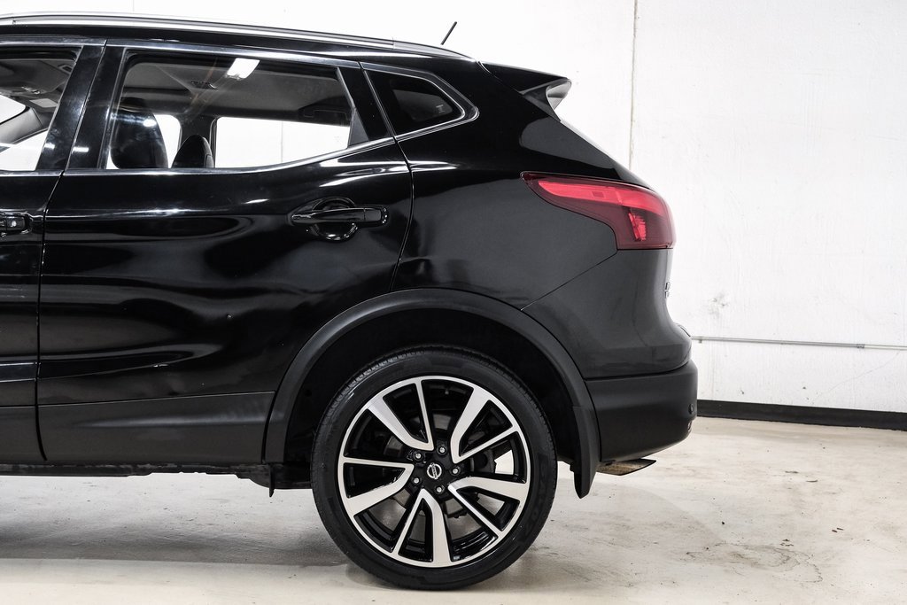 Used 2019 Nissan Rogue Sport SL w/ Premium Package image 14