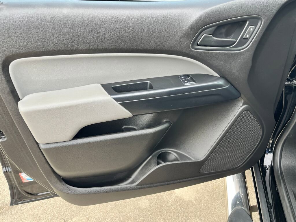 Used 2018 Chevrolet Colorado W/T image 11