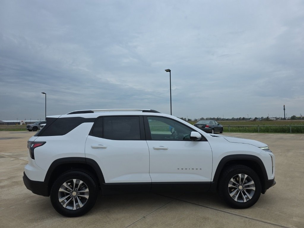 Used 2025 Chevrolet Equinox LT w/ Convenience Package II image 5