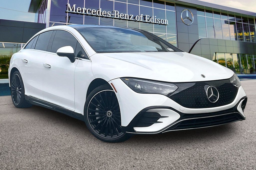 Certified 2024 Mercedes-Benz EQE 500 4MATIC Sedan w/ Pinnacle Trim Package image 1