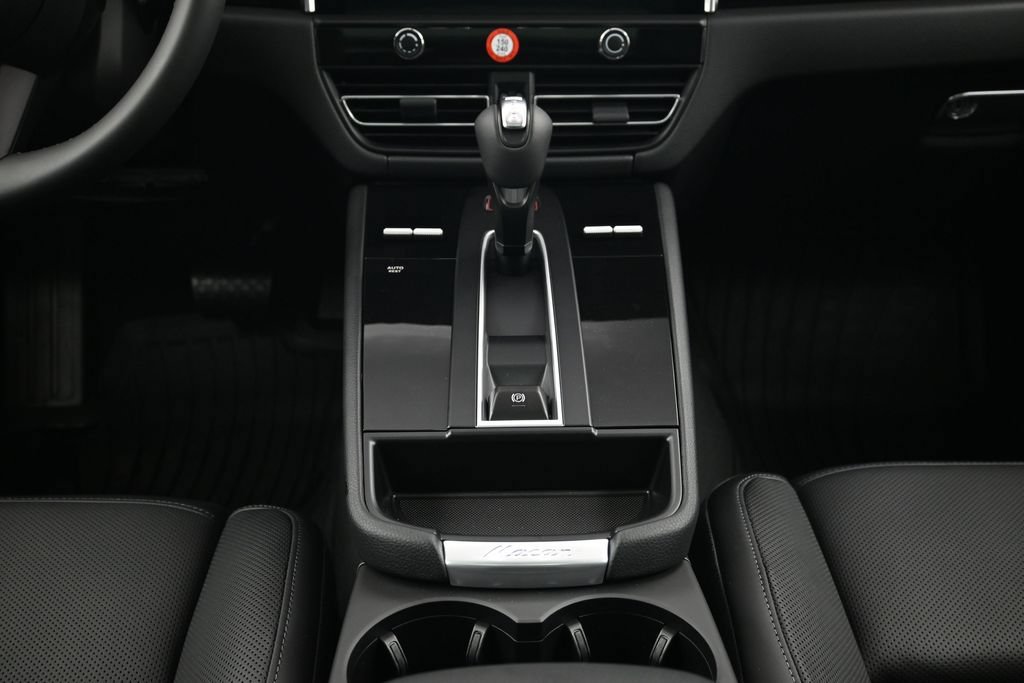 New 2026 Porsche Macan AWD/4WD image 10