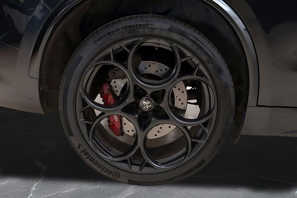 Used 2023 Alfa Romeo Stelvio Quadrifoglio AWD/4WD image 52