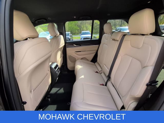 Used 2023 Jeep Grand Cherokee Limited AWD/4WD image 25