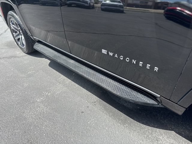 Used 2024 Jeep Wagoneer L Series II w/ Flexible Seating Group AWD/4WD image 10