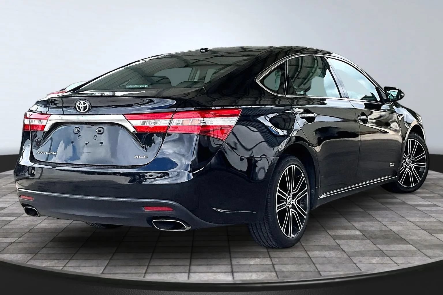 Used 2015 Toyota Avalon XLE Touring Sport Edition FWD image 6