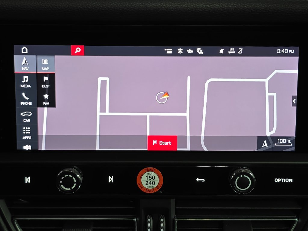 Certified 2026 Porsche Macan AWD/4WD image 18