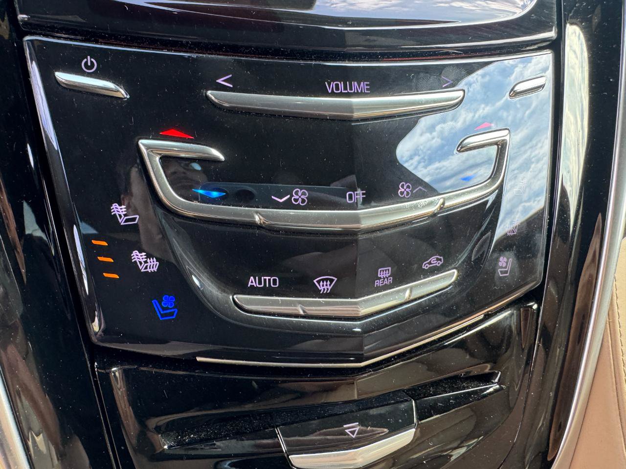 Used 2020 Cadillac Escalade ESV Platinum AWD/4WD image 51