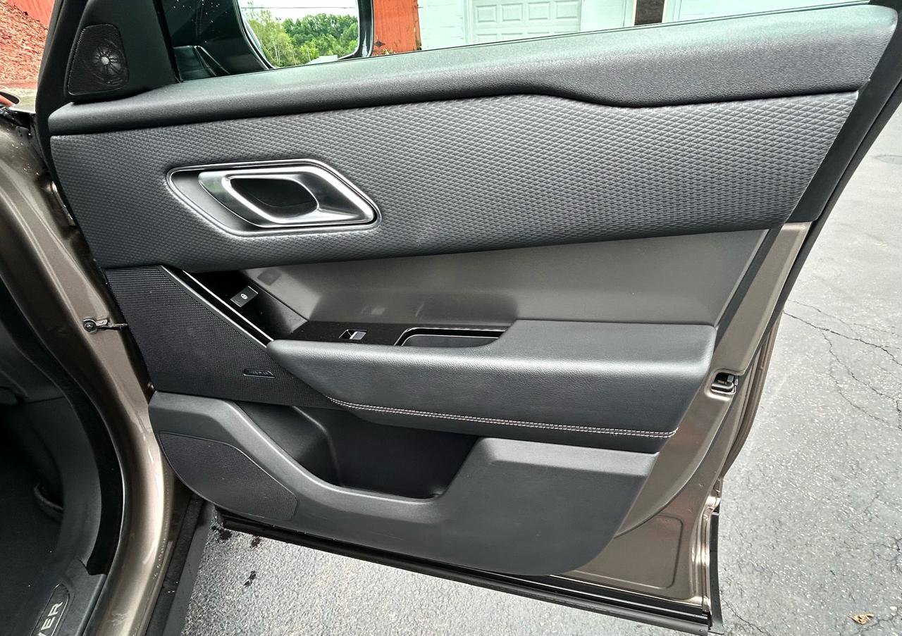 Used 2020 Land Rover Range Rover Velar S AWD/4WD image 21