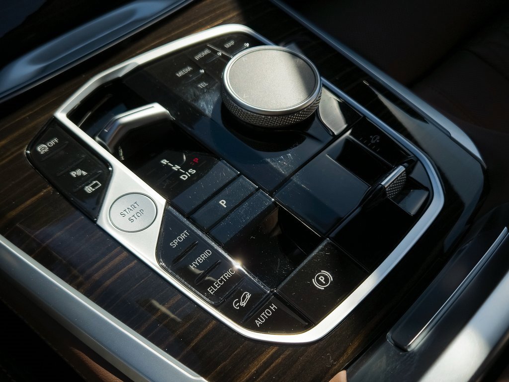 Used 2024 BMW X5 xDrive50e w/ M Sport Package image 15