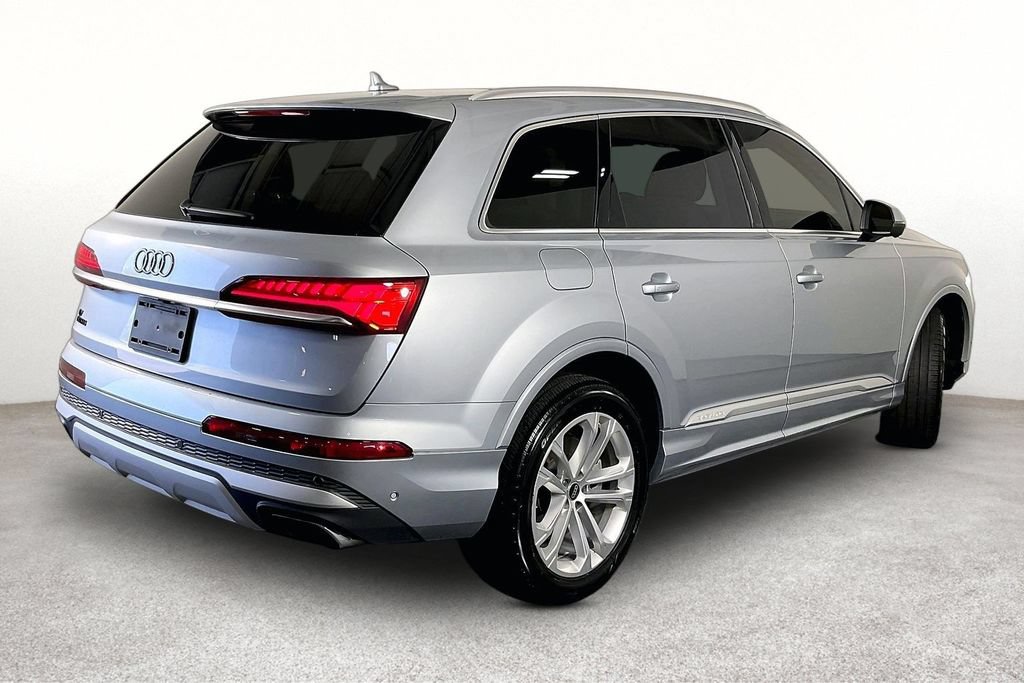 Used 2025 Audi Q7 3.0T Premium Plus AWD/4WD image 2